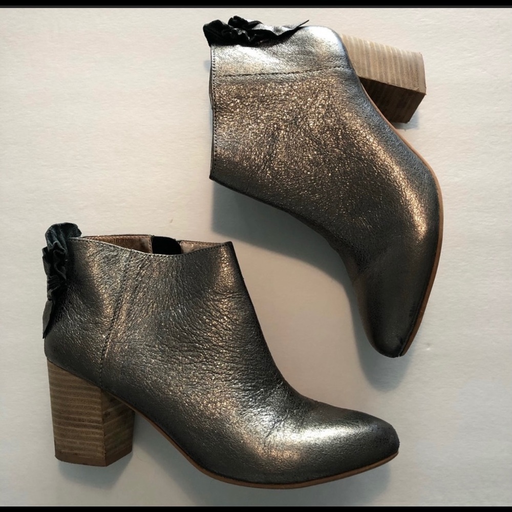 Miss Albright  metallic boots size 8.5